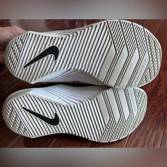 Nike Metcon5 Women’s 7.5 - Picture 4 of 5